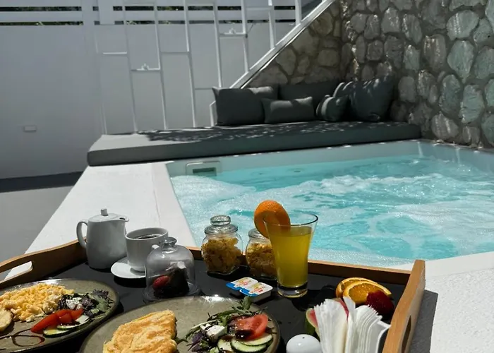 Anthemis Hotel Imerovigli (Santorini)